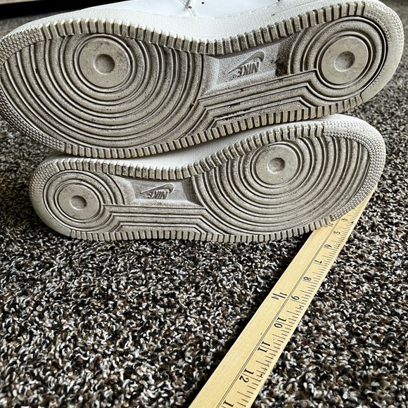 Nike White Athletic Shoes for Men - Picture 8 of 8